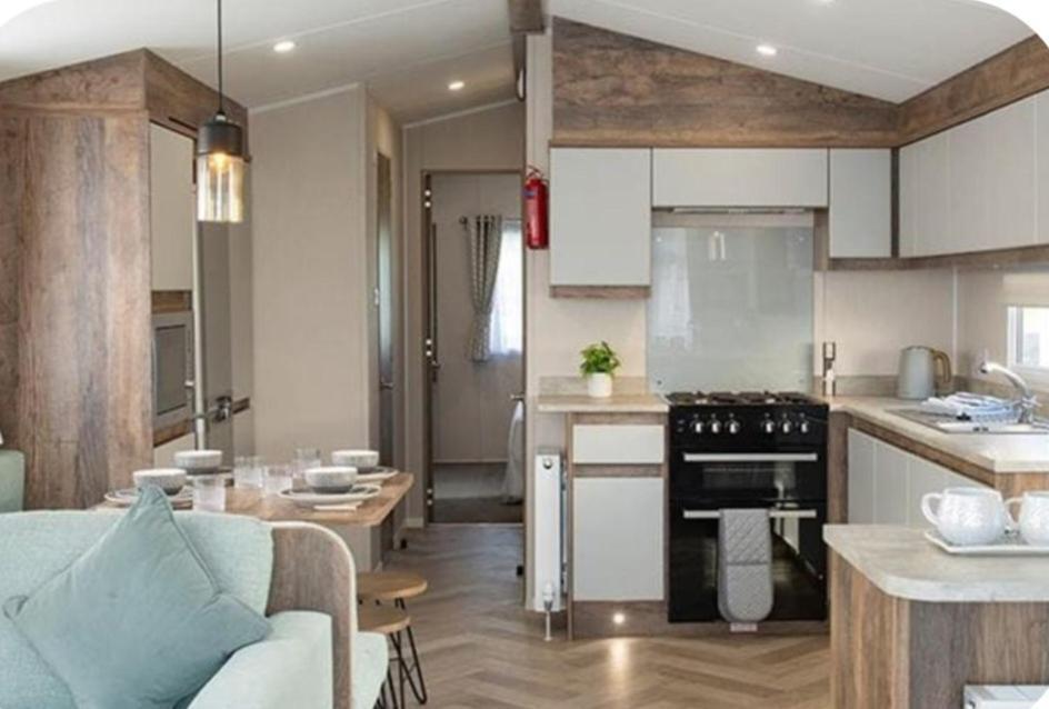 Q8 Ocean Edge Caravan Park Heysham Esterno foto