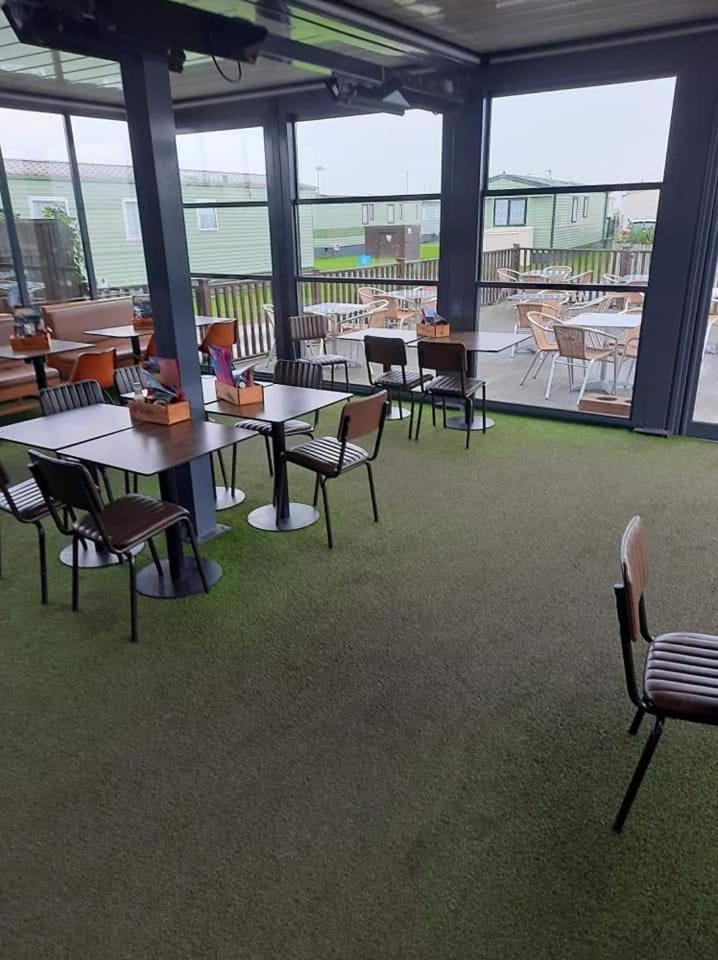 Q8 Ocean Edge Caravan Park Heysham Esterno foto